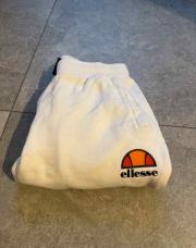 E bas ellesse