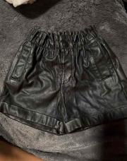 Short Zara en similicuir 92