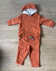 Jogging orange Obaïbi taille 9 mois 