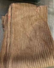 Pantalon camel kiabi 8 ans tache