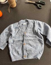 Gillet à boutons bleu ciel baby club taille 80