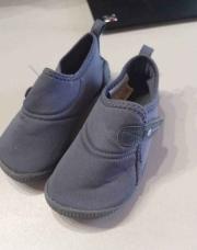 Chaussons de gym gris Decathlon p28