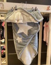 Couverture maxicosy avec bonnet 