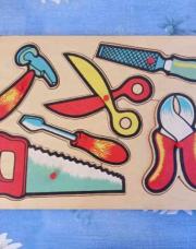 Puzzle encastrement en bois outils 