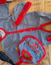 Pyjama Lee cooper bonnet + bavoir 
