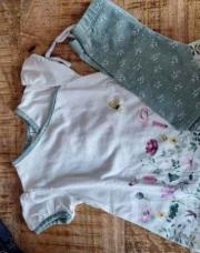 Ensemble t-shirt blanc + pantalon vert 