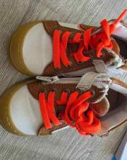Chaussure lacet orange 