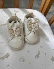 Paire de chaussures souple 6-9m