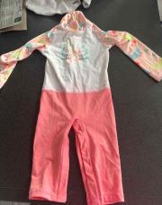 13 mois maillot piscine avec un narval rose 