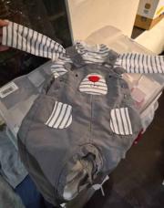 Hiver salopette grise + sous pull ours 