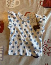 T Shirt avec fleurs bleues neuf 3 mois Kiabi 