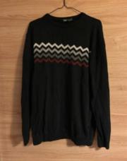 Pull noir rouge blanc 
