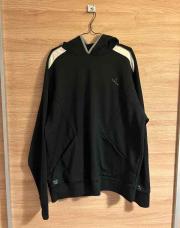 Sweat noir blanc capuche 