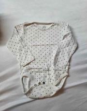 Boddy blanc petit cœur gris 9-12 mois 