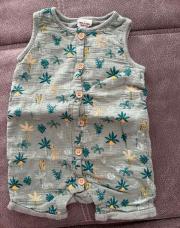 Combi verte, fine, bretelles palmiers, taille 12 mois