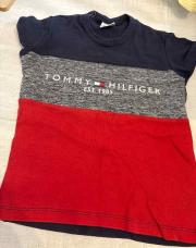 T-shirt tommy 110/116 