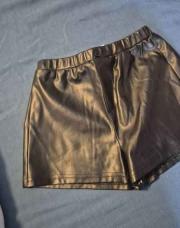 Short simili cuir noir shein 18-24m 