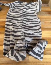 Pyjama taille 62 zèbre H&M 