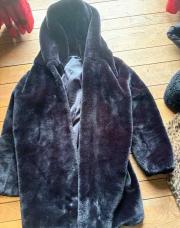 Manteau fourrure noir 