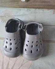 Sabot gris neuf 25