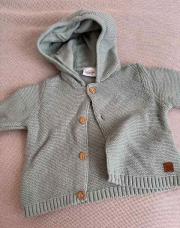 Gilet vert capuche - 68cm