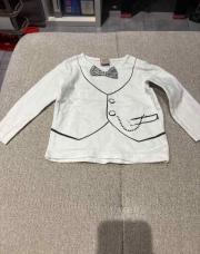 T-shirt avec noeud papillon