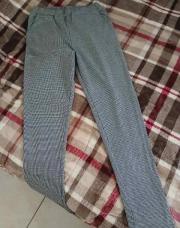 Pantalon blanc et noir taille 44
