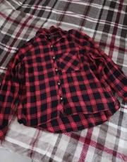 Chemise rouge et noir taille 40