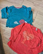 2 pulls longue manche bleu et rouge