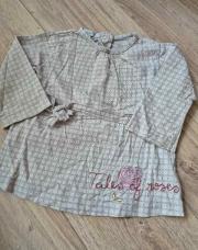 Robe grise avec grosse rose brodée 