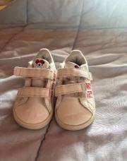Basket adidas Minnie pointure 19