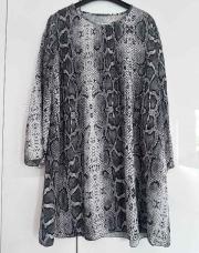 Robe noire et grise léopard 
