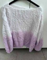 Pull blanc et mauve 