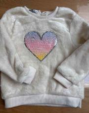 Pull beige avec cœur 24M