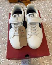 Chaussures Lévis neuves 31