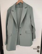 Tailleur neuf vert d’eau 