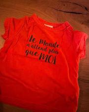 T shirt tape à l’œil monde que moi 6 mois orange 