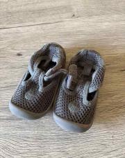 Chaussons gris 20