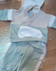Training  beige et vert 6 mois 