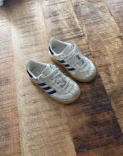  Basket adidas 