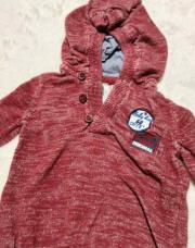 pull capuche rouge