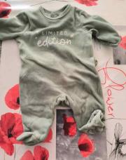 Pyjama vers 1 mois 
