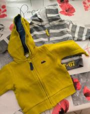 Lot pulls jaune et gris 