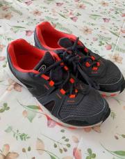 Baskets trail gris/orange 35