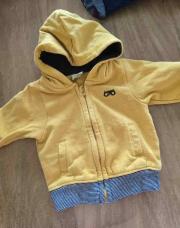 Gilet à capuche jaune 