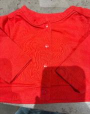Gilet  rouge 3 mois