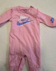 Combinaison Nike rose 56-62cm