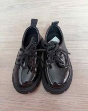 chaussure zara 22 brillante noir