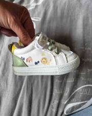 Chaussures neuf pointure 18