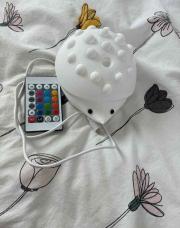 Veilleuse Roméo le hérisson, hop toys avec câble et telecommande
